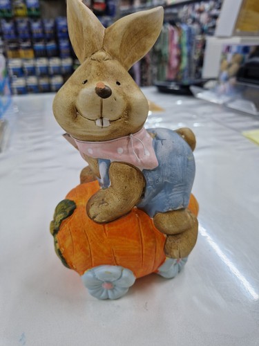 Dekorativer hase figur - figur, bunt