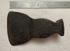 Altes geschmiedetes Beil, Axt, Spalter, Axe, Axt Kopf. Zimmermann Werkzeug.