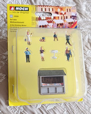 NOCH HO 12026  Christmas Weihnacht Markt Bude Schlitten Tisch Menschen in OVP