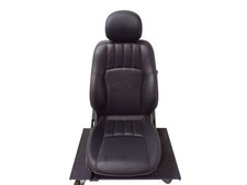 Sitz vorne rechts Leder