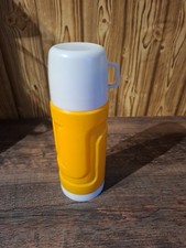 DDR Thermosbehälter klein Kanne für warme und kalte Getränke Gelb Ostalgie (K30)