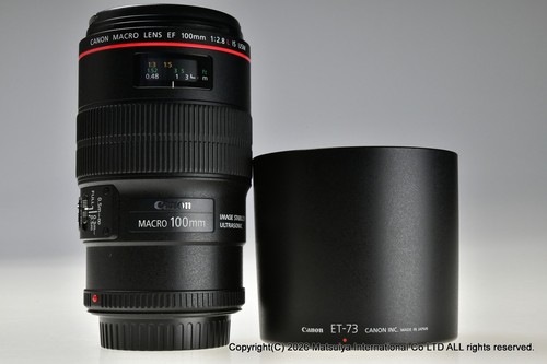 Near mint canon 100mm - near, ef