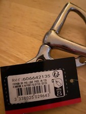 Springkandare mit Schlitzen