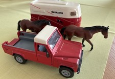 SIKU Land Rover Defender 110 2561/2562 Pferdeanhänger Pferde Top Master Böckmann