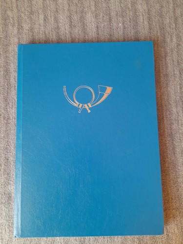 Briefmarkenalbum voll mit