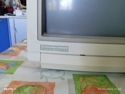 Commodore monitor 1084s - commodore,