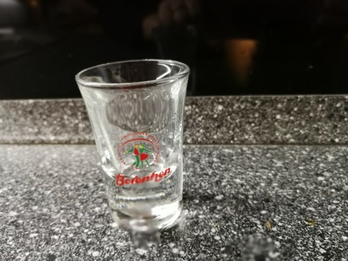 Hübsches schnapsglas - schnapsglas,