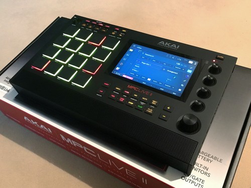 Akai professional mpc live - akai,