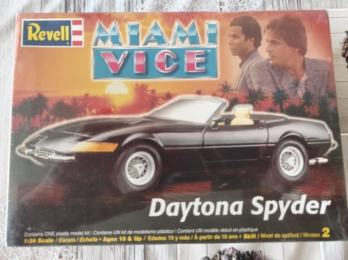 Revell miami vice - miami,