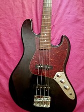 Jazzbass E Gitarre
