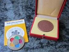 X. Weltfestspiele in der DDR 1973 (Medaille, Blume, Heft)
