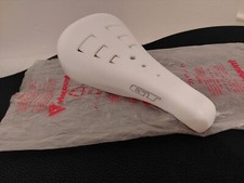 NOS GT Sattel weiß Oldschool Bmx