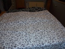 2 teilige Wende Bettwäsche schwarz/weiß geblümt 200x135cm Kissenbezug 80 x80 cm