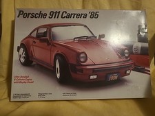 Testors 1/24 1985 Porsche 911