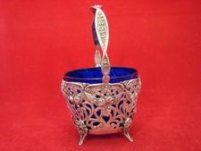 schöner Praliné Korb mit