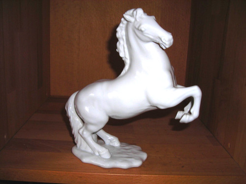 Porzellan figur springendes - porzellan,
