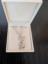 Kette Playboy Bunny Modeschmuck Strass silberfarben mit Anhänger ca. 30 cm