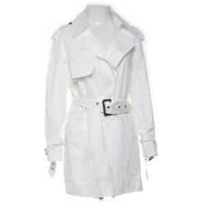 On Parle de Vous, Trenchcoat