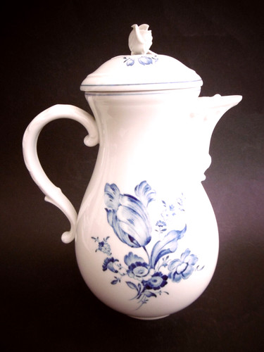 Elegante kaffeekanne aus - kaffeekanne,