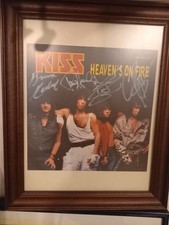 Kiss Single Vinyl Heaven‘s On Fire. Absolute Rarität!Mit Original Unterschriften