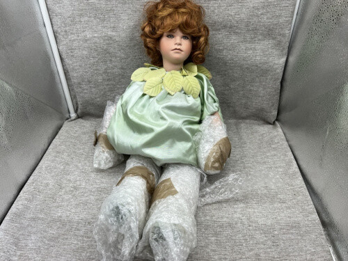 Ute kase lepp porzellan puppe - ute,