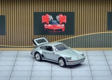 Hot Wheels Porsche 930 Motor Trend Opening Engine REAL RIDERS CARCULTURE PREMIUM