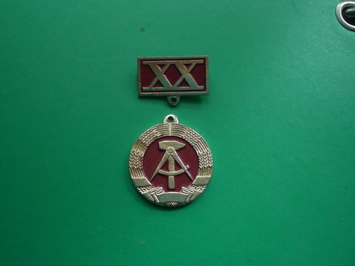 Anstecker abzeichen jahre - anstecker, 20