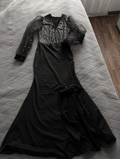 Schwarzes langes Kleid Mit
