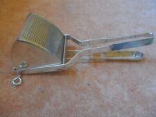 Kartoffelpresse / Spätzle / Spaghetti /  Spaghettieis .  Edelstahl .