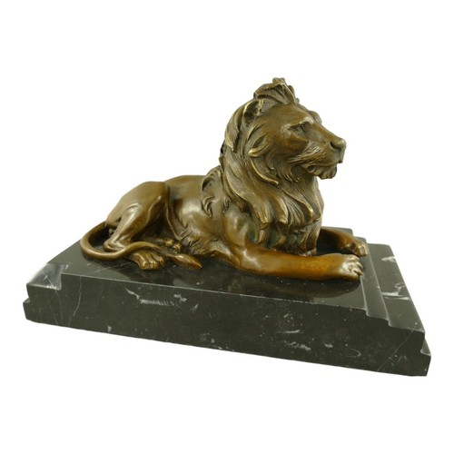Bronzefigur löwe liegend - bronzefigur,