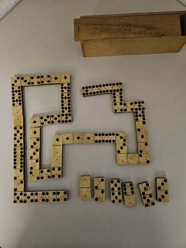 Domino spiel holz bein - domino,