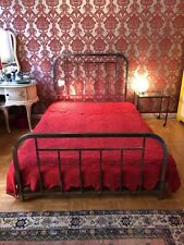 Real Vintage, gehäkelte rosenrote Tagesdecke, Handarbeit, Rosenmotiv 