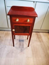 Edwardianischer Nachttisch