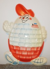 Ferrero Setzkasten aus Kunststoff in Ü-Ei Form, Höhe 75 cm, Breite 55 cm,