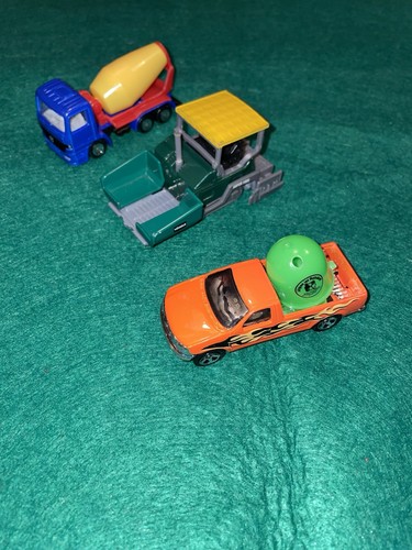 Kleine spielzeug auto mit - spielzeug-auto,