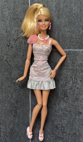 Barbie fashionistas fashion - barbie,