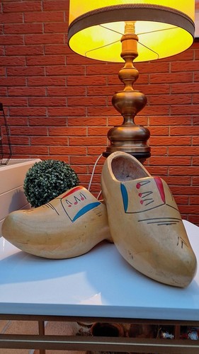 Traditionelle holzschuhe - traditionelle,