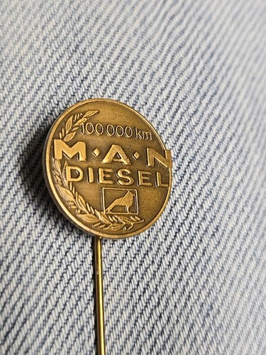 Alte anstecknadel man diesel - man,