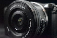 [US Duty Paid] Sony Alpha a5000 Spiegellose Digitalkamera mit Objektiv Schwar...