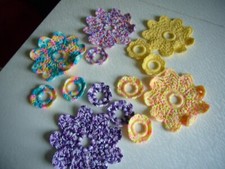 4 Häkelblumen mit kleinen Blumen, Häkelringe, Echt Handarbeit