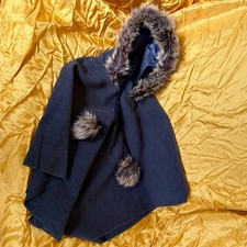 Universal Grauer Poncho