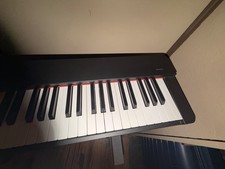 Yamaha P-225 88-Key Portable