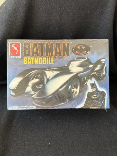 Amt ertl batman batmobile - batman,