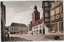 Ältere AK Foto Annweiler am Trifels, Rathaus mit Stadtkirche