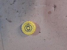 Audi A4 B5 Deckel Verschluss Bremsflüssigkeitsbehälter 4D0611351