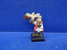 RAR! Champion mit Falke der