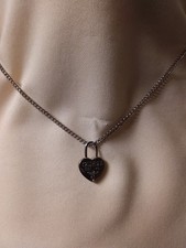 Halskette mit Anhänger von