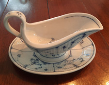 Rauenstein : sehr schöne SAUCIERE :  ca. 22cm lang / 16 cm breit/  13,5 cm hoch