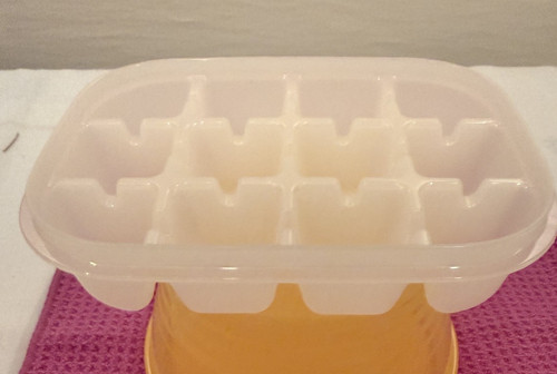 Tupperware_Eiswürfelgefrierbe