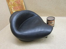 Mustang USA "Wide Touring" Custom Comfort Sitz Seat für Harley Softail (#6875)